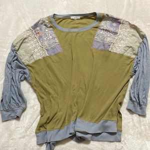 Quarter sleeve free people sweater shirt